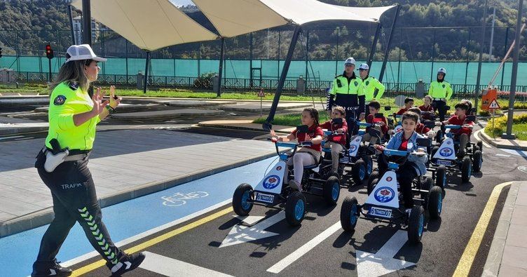 Trabzon’da “Çocuk Trafik Eğitim Parkı” büyük ilgi görüyor